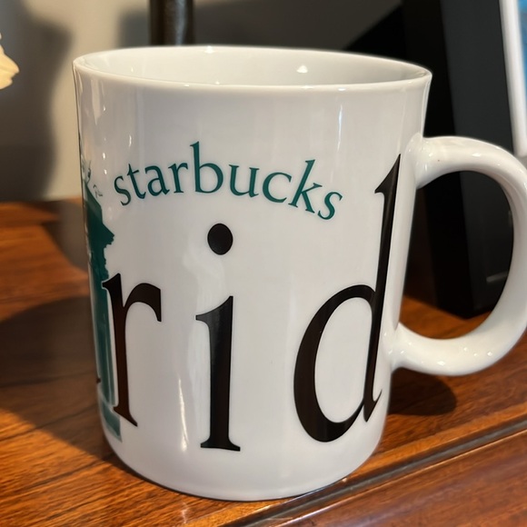 Madrid Starbucks City mug collector series. See photos for tiny flaw. - Picture 4 of 8